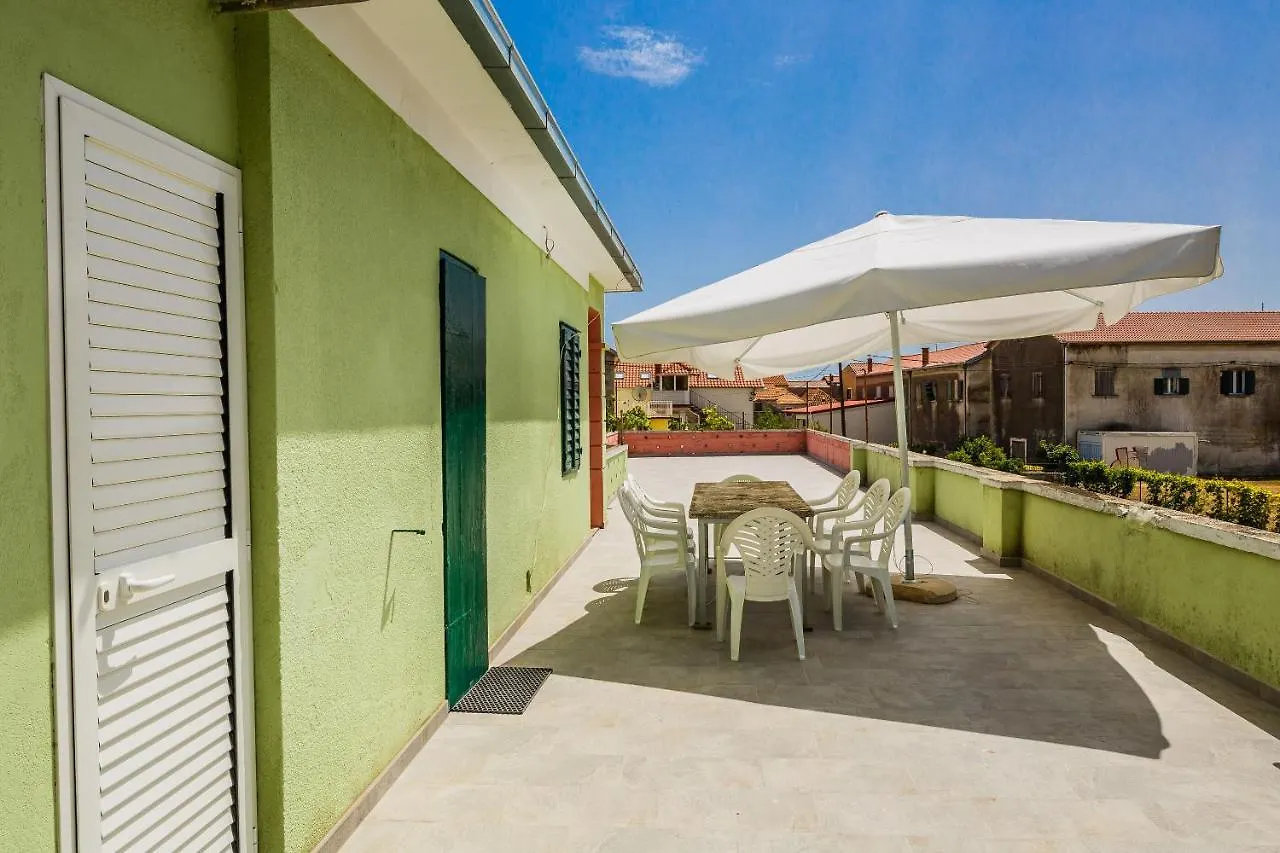 Apartments Jelen Kastela Croatia