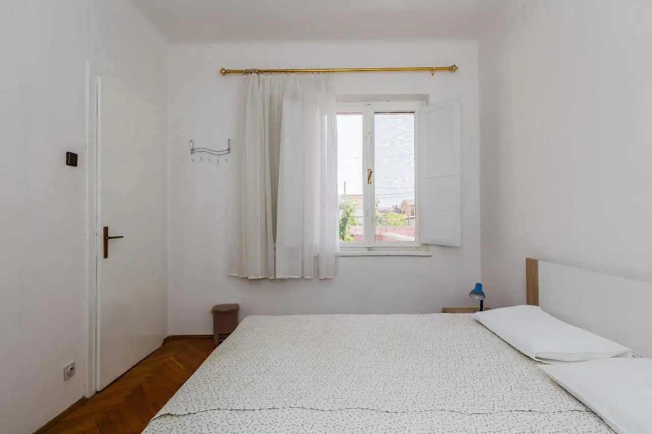 Apartments Jelen Kastela
