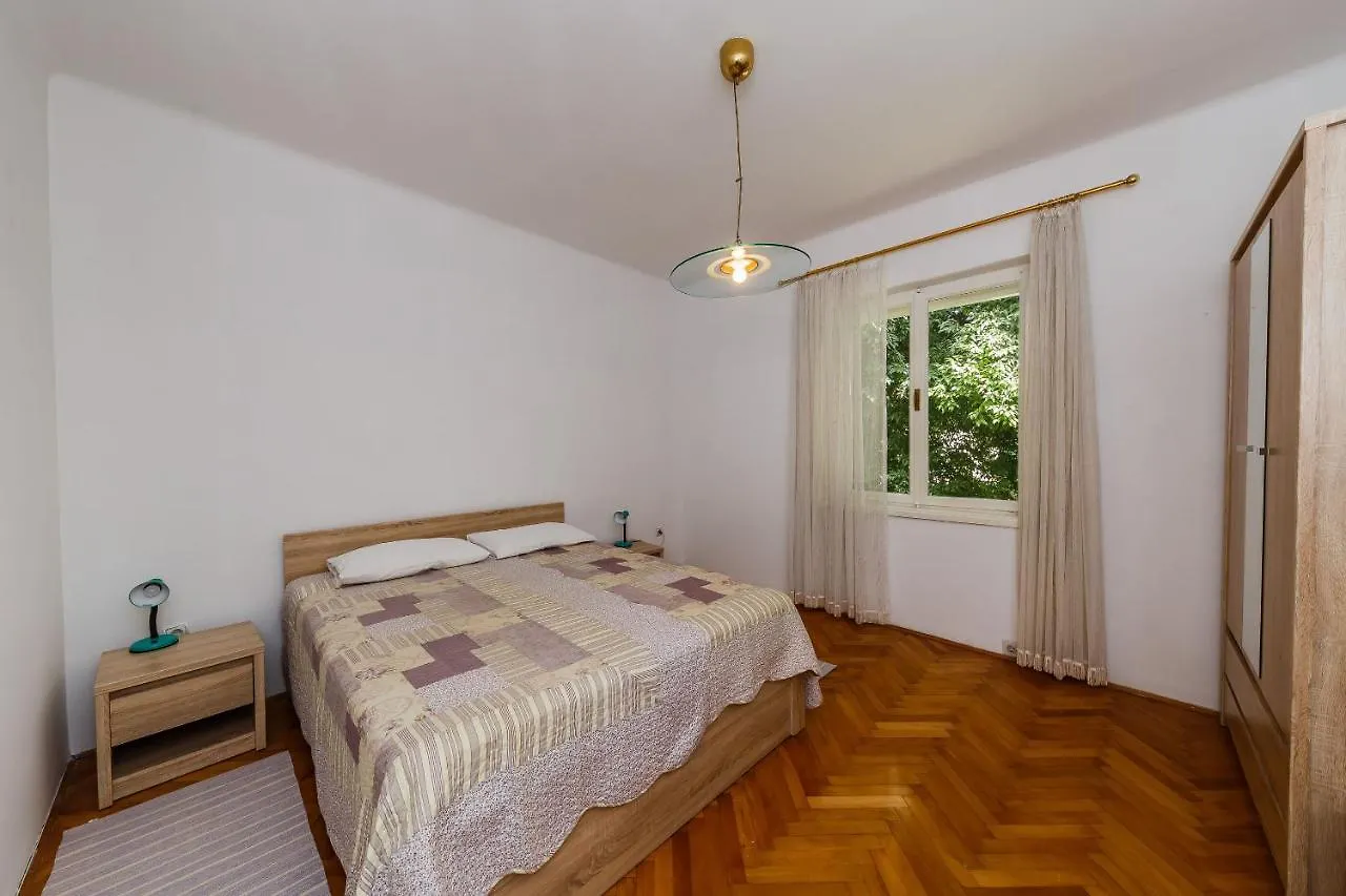 Apartments Jelen Kaštela