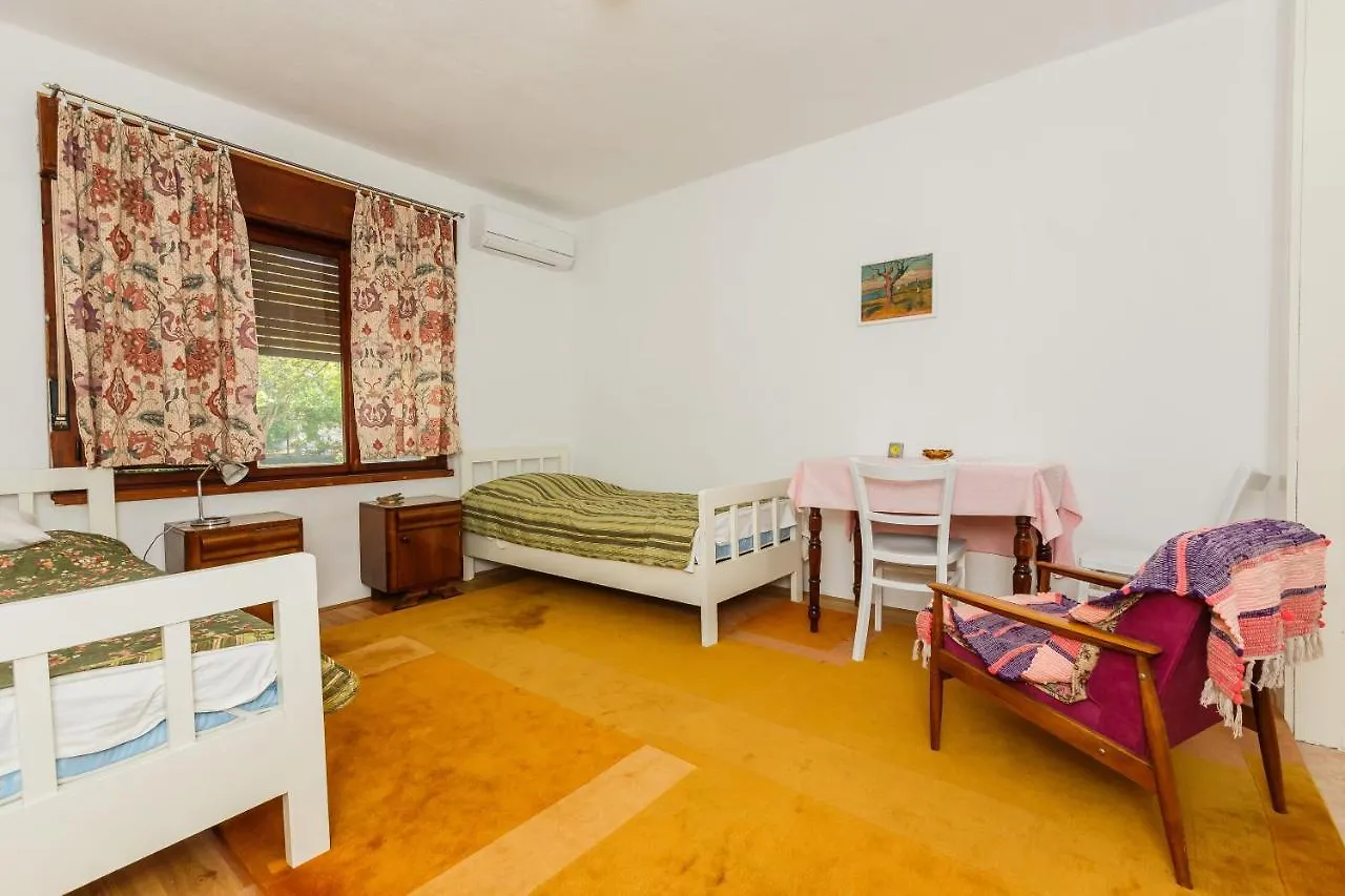 Apartments Jelen Kastela