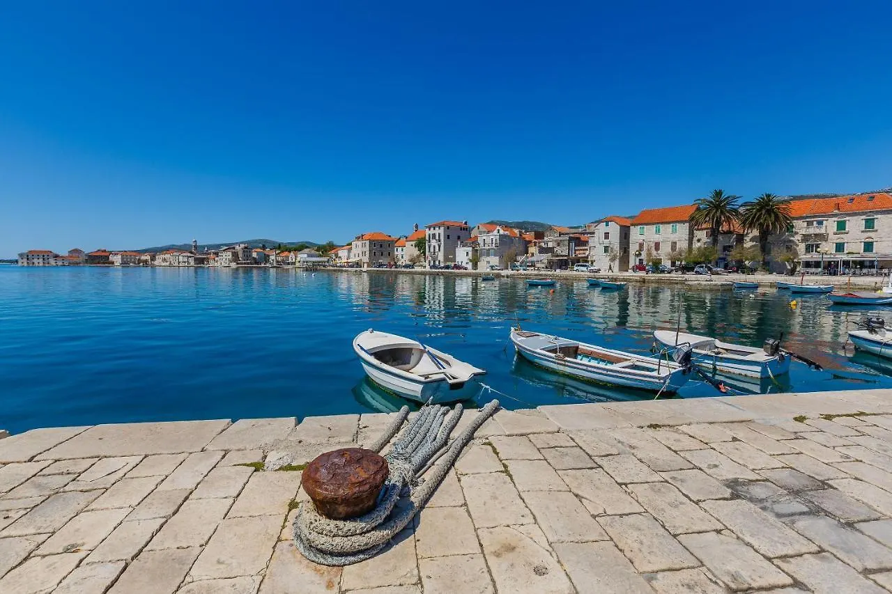 Apartments Jelen Kastela