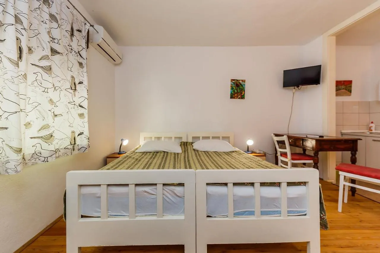 Apartments Jelen Kastela