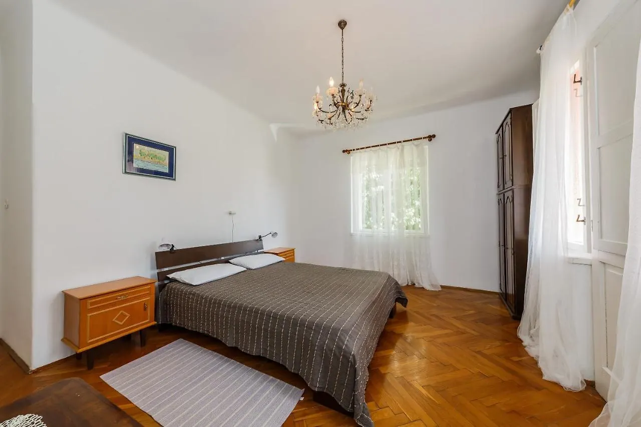 Apartments Jelen Kastela